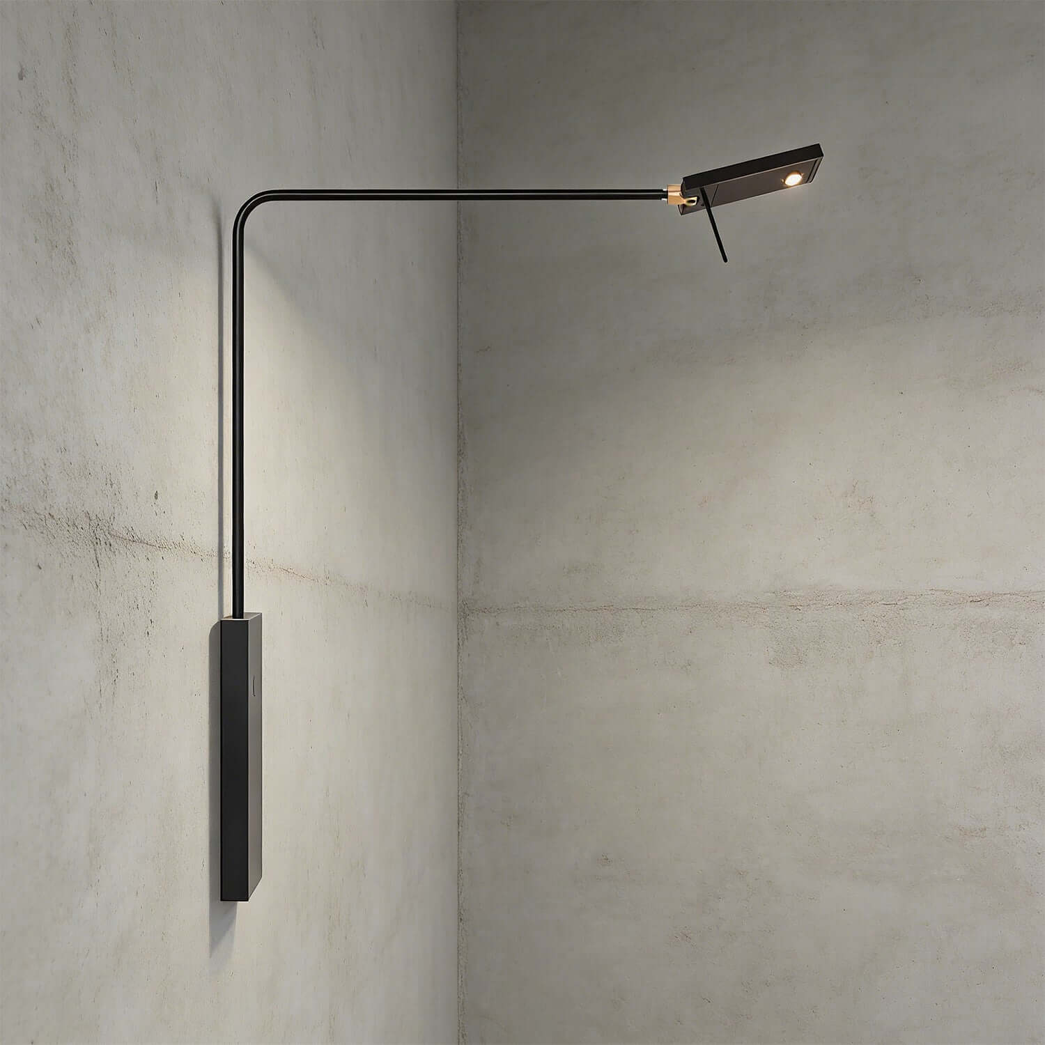 Tivra Wall Light