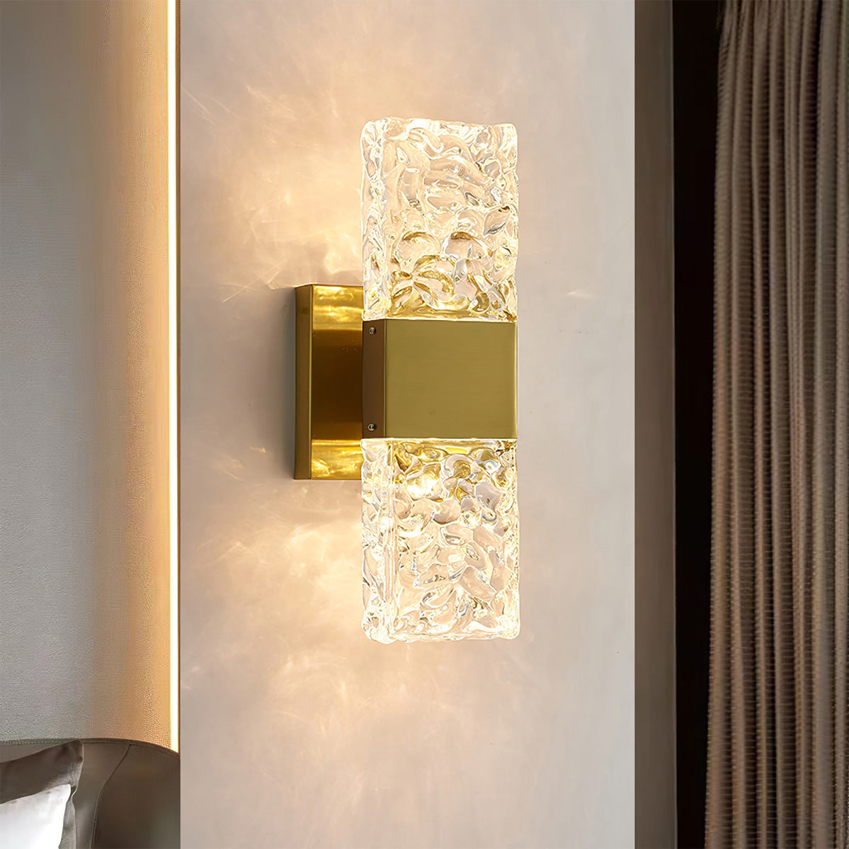 Vega Wall Light