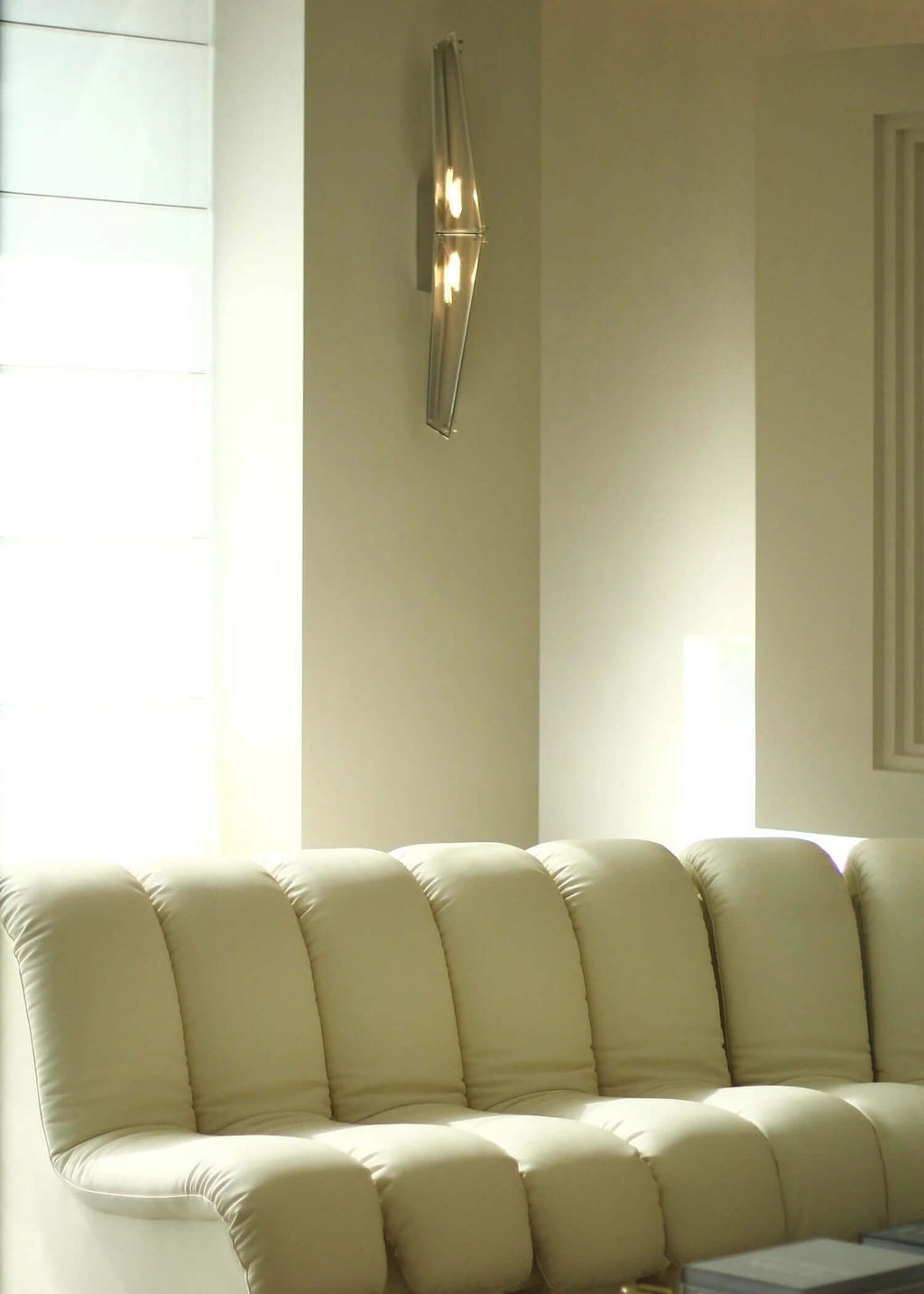 Veyora Wall Lamp