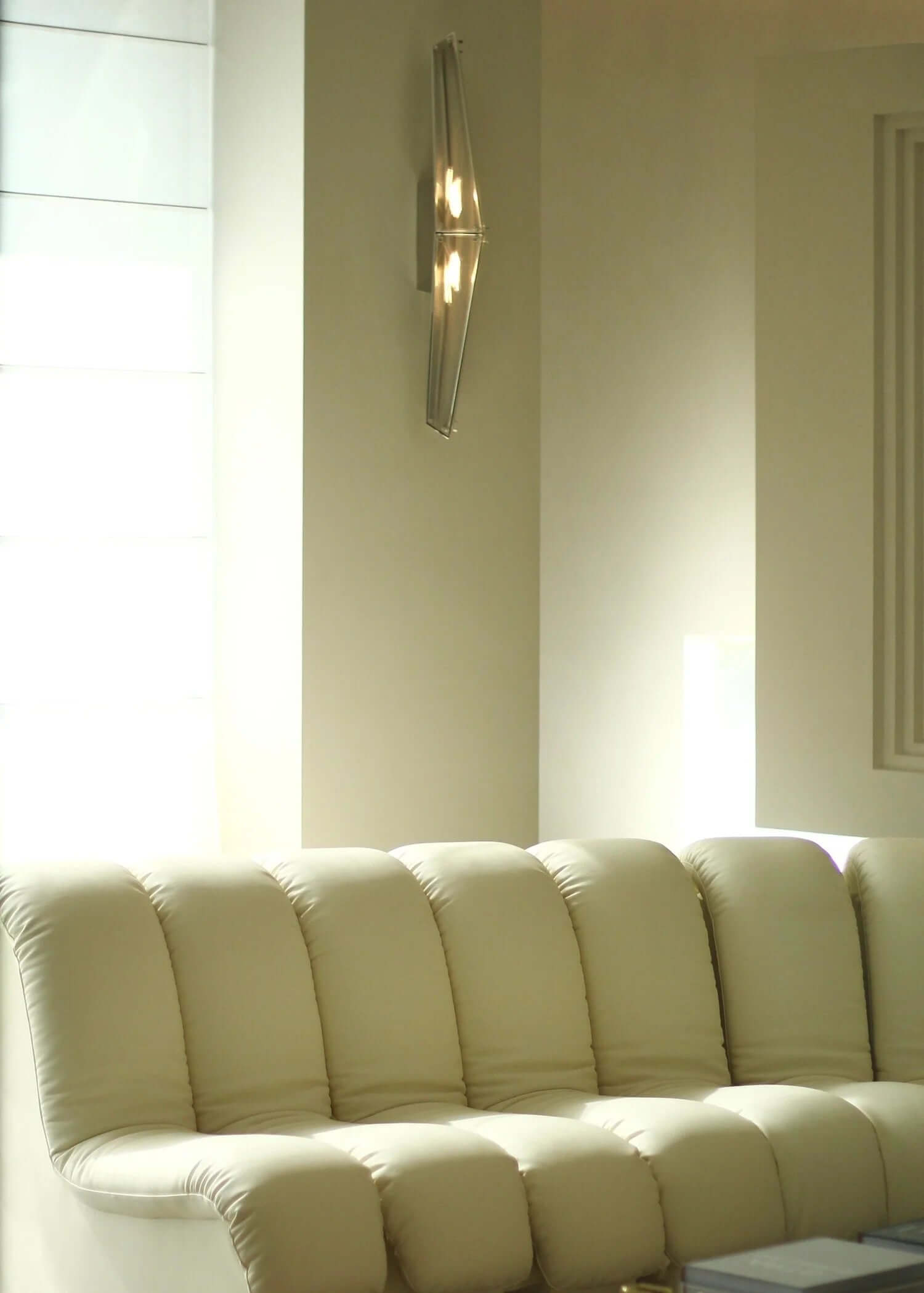 Veyora Wall Lamp