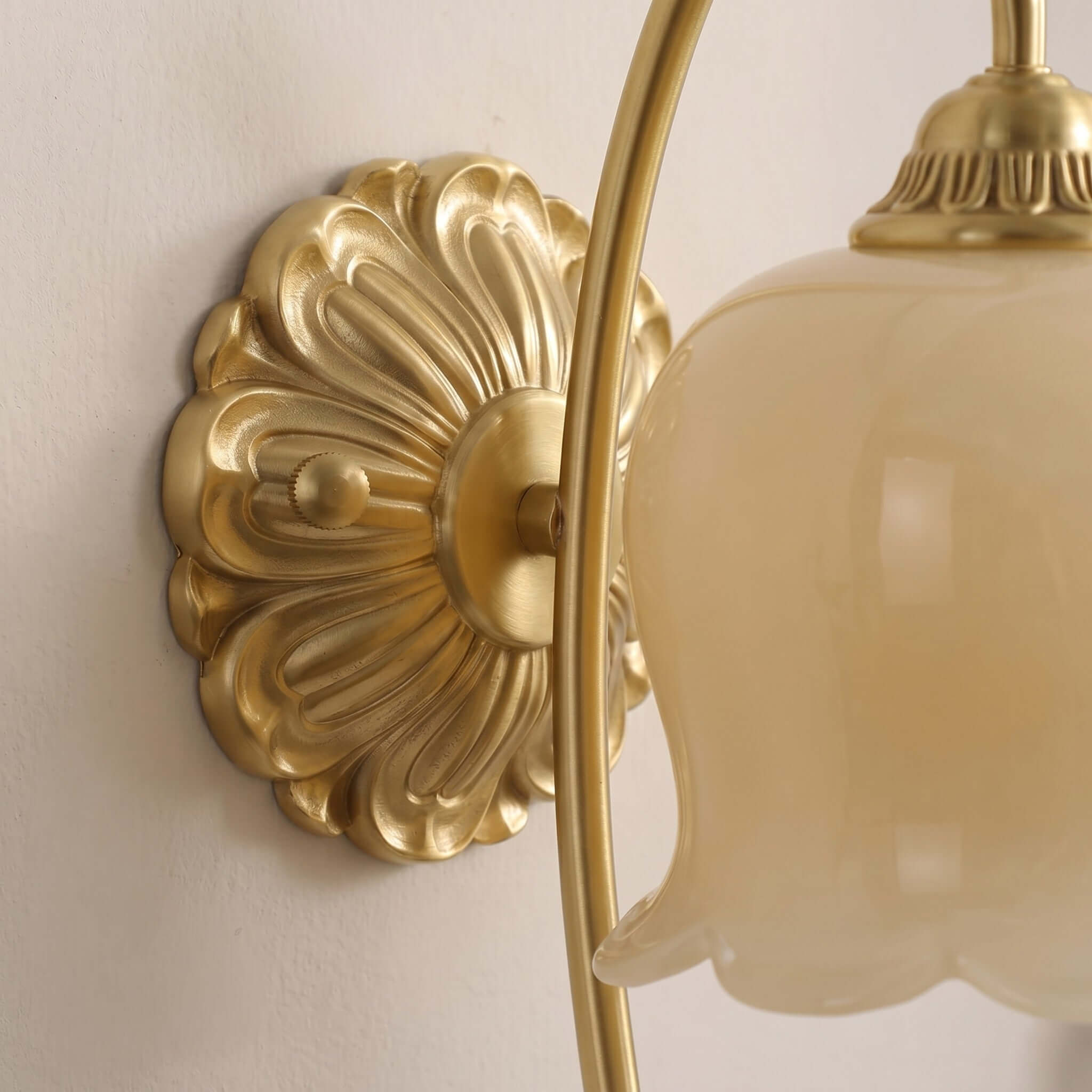 Vintage Mia Brass Wall Lamp – Art Deco Sconce with Fabric Shade