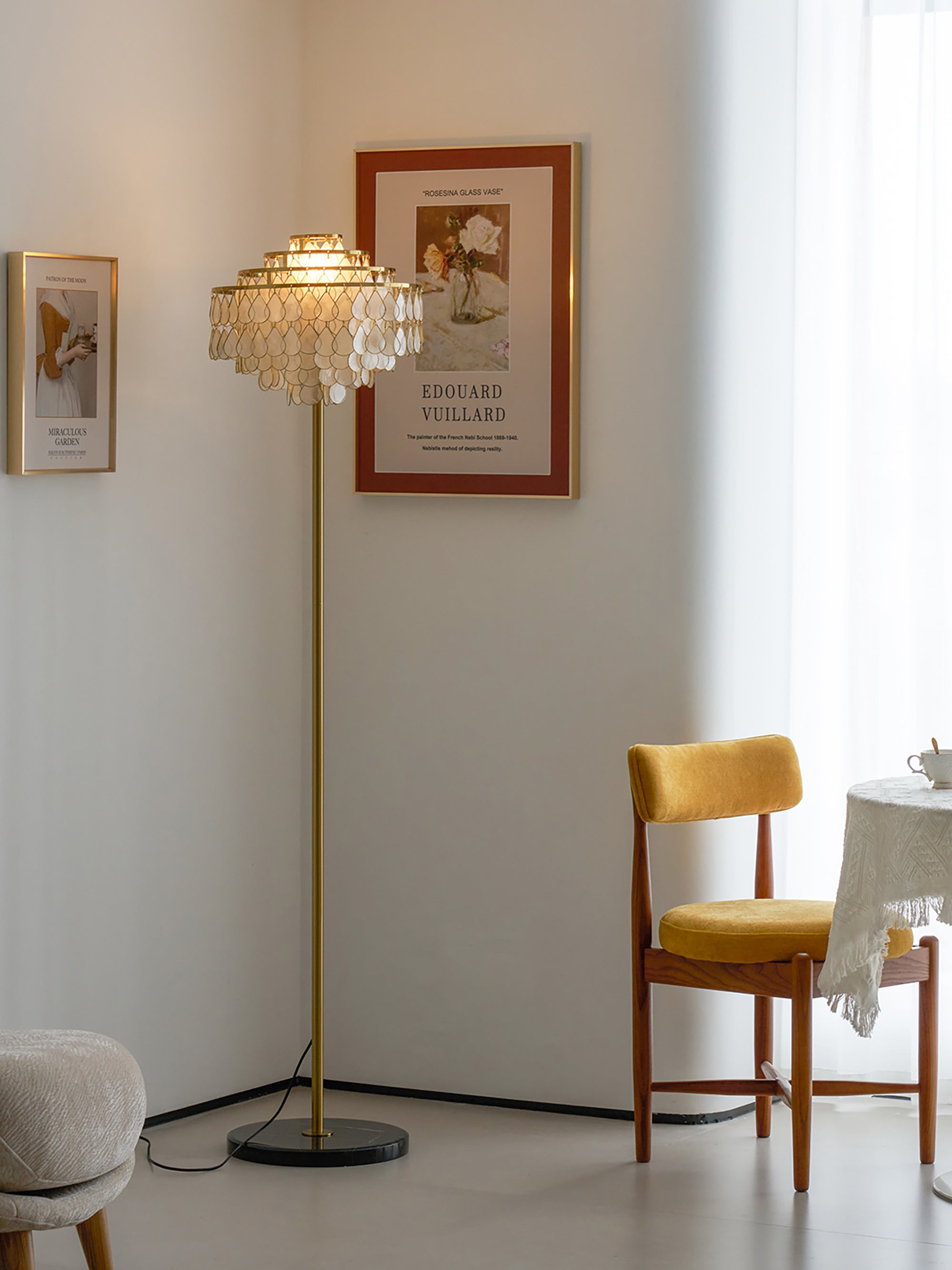 Vivant Shell Floor Lamp
