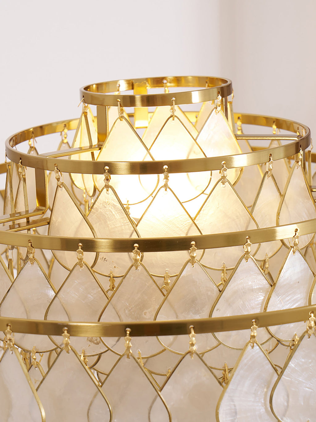 Vivant Shell Floor Lamp