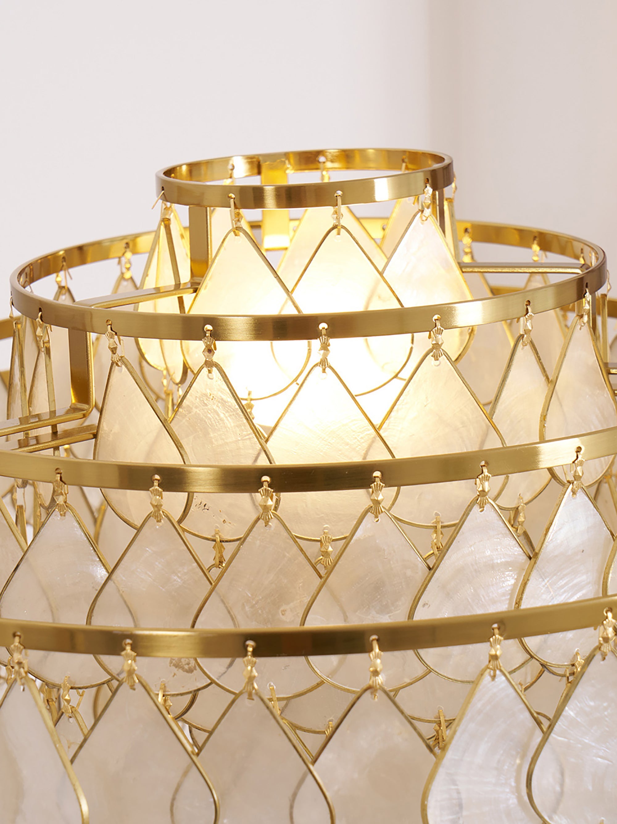 Vivant Shell Floor Lamp