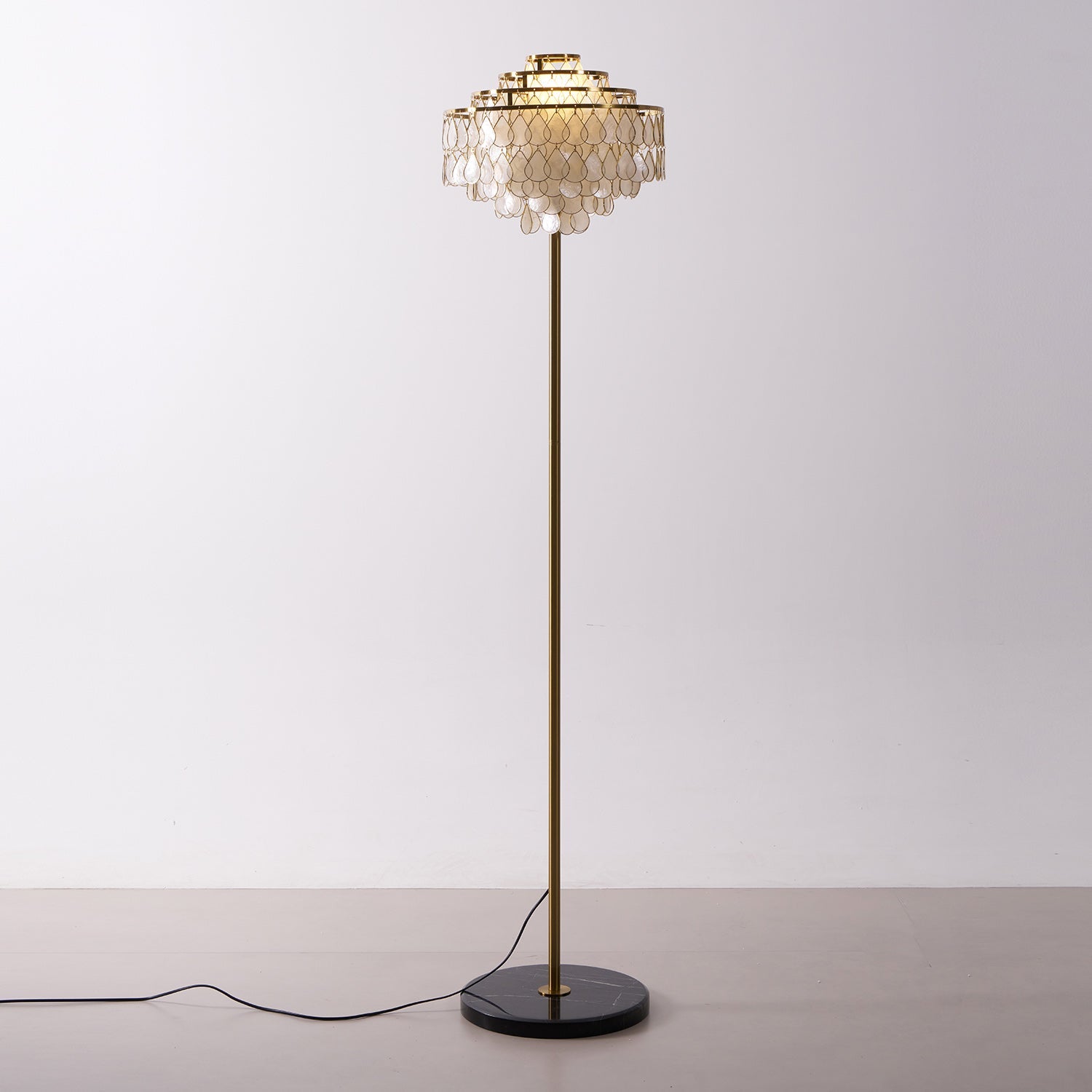 Vivant Shell Floor Lamp