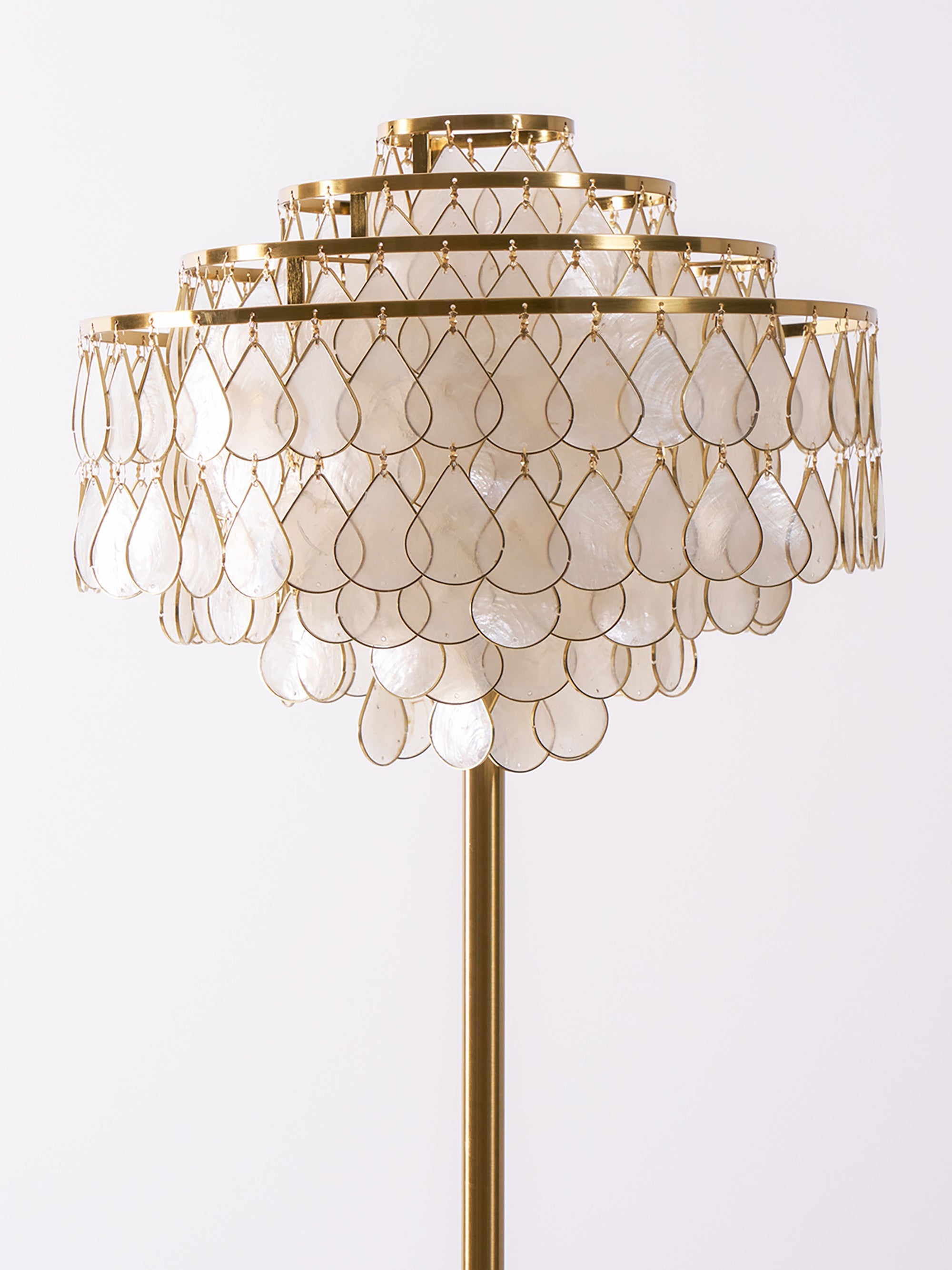 Vivant Shell Floor Lamp