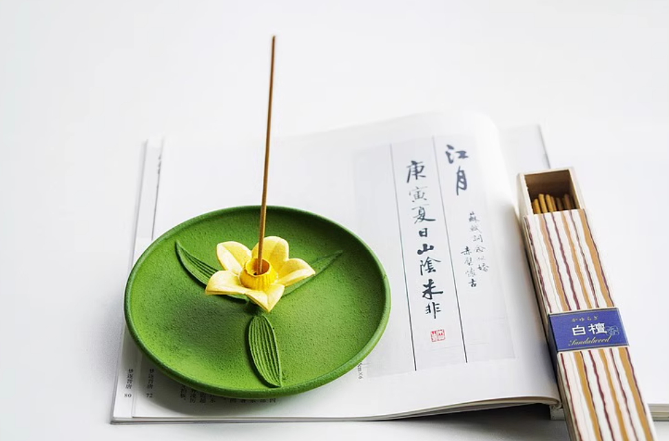 Nambu Tekki Creative Floral Incense Plate