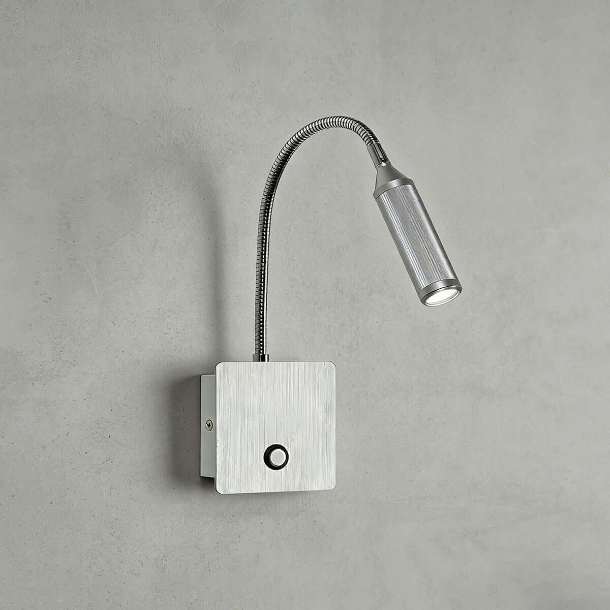 Fivon Wall Light