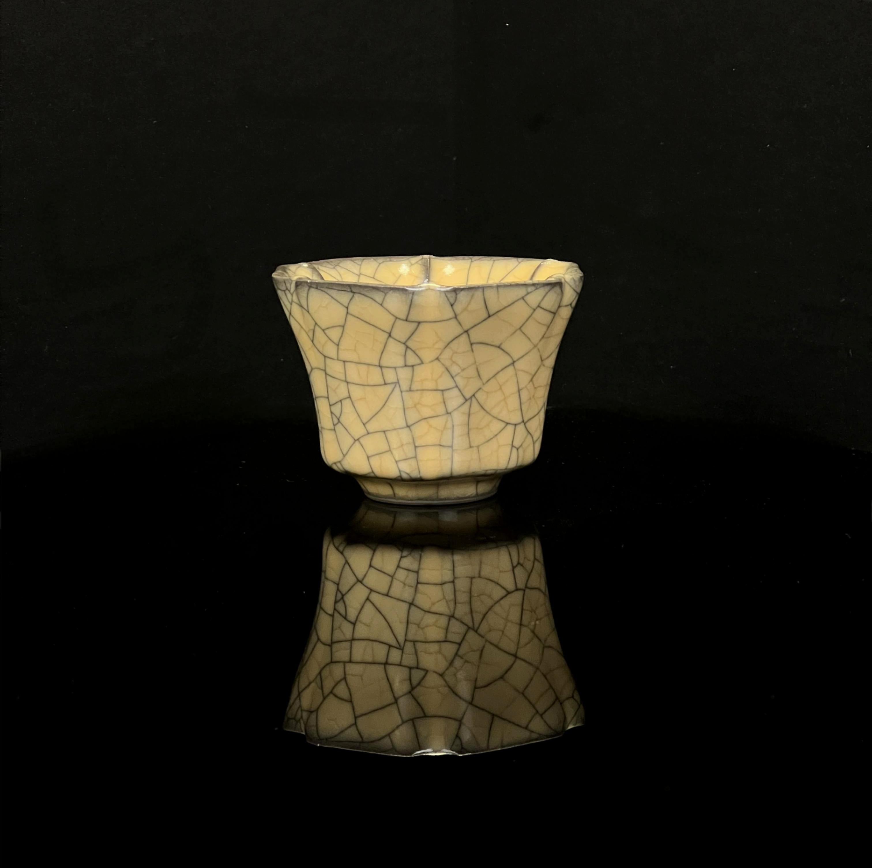 Ge Kiln Crackle Glaze Tea Cup – Hexagonal Handcrafted Ceramic with Ancient Pattern