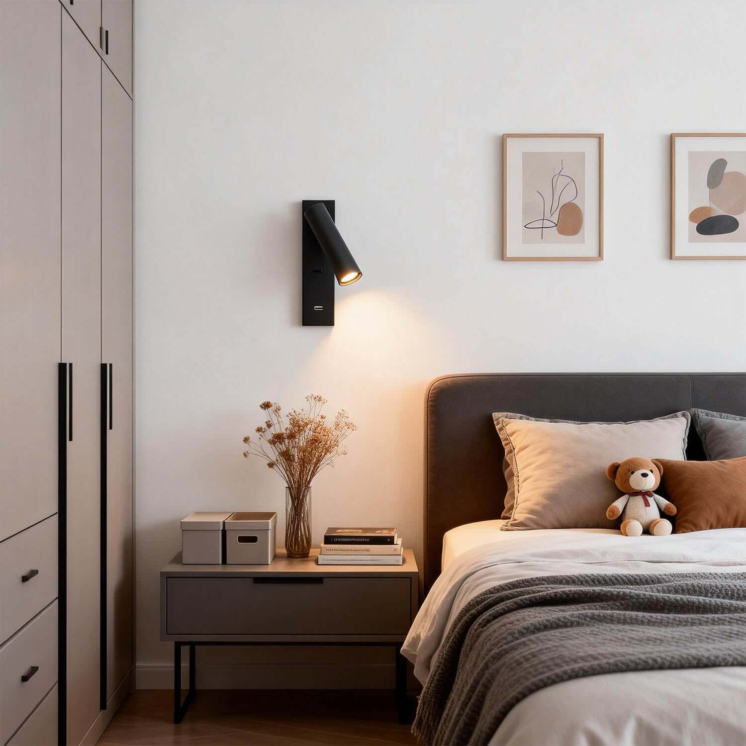 Jynor Wall Light