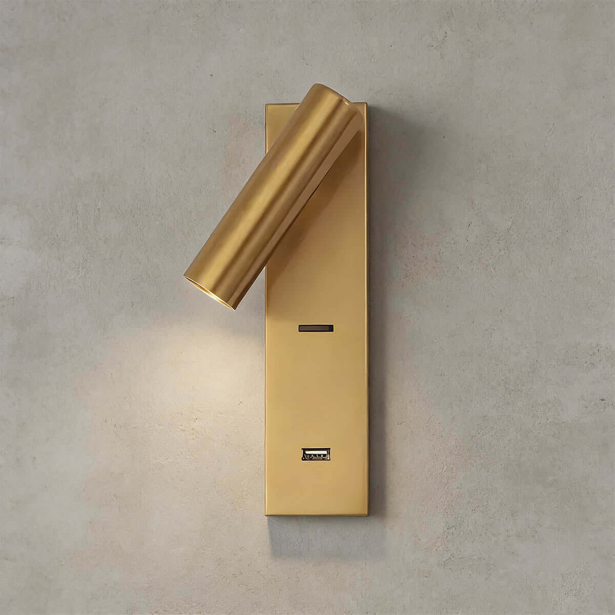 Jynor Wall Light