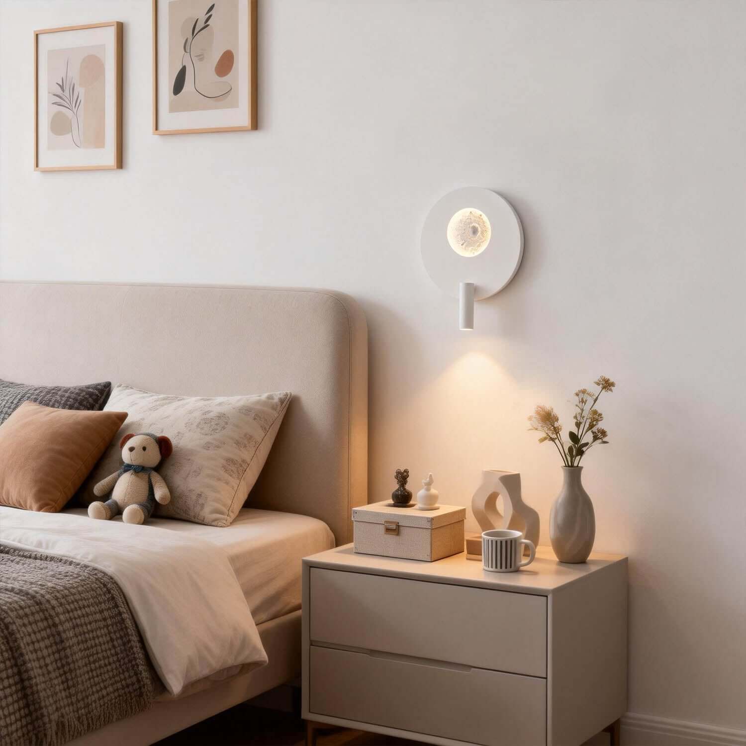 Kavon Wall Light