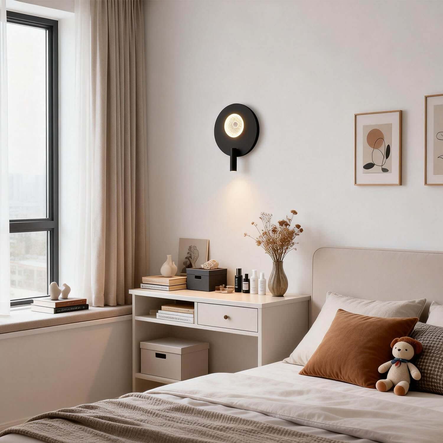 Kavon Wall Light