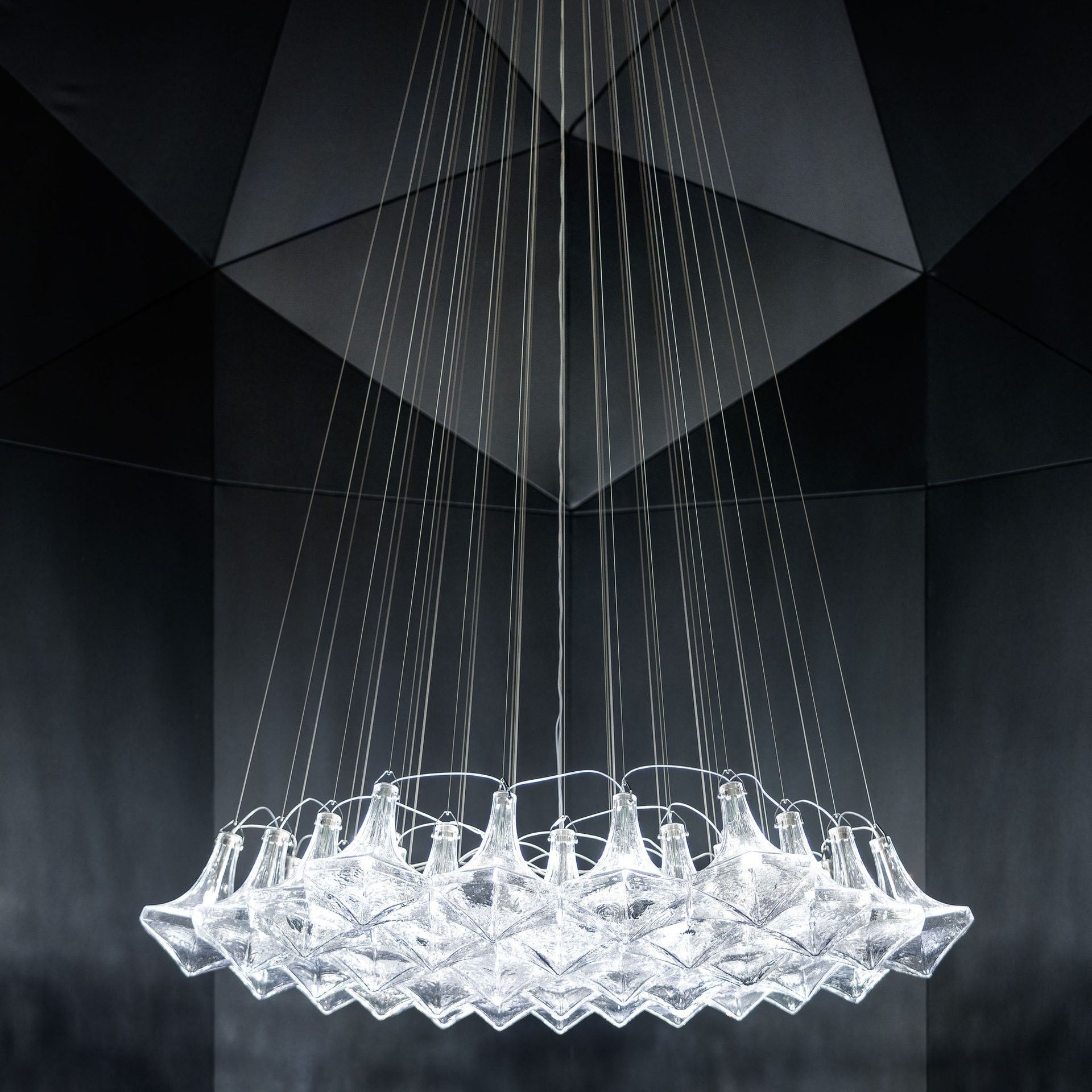 Facet Sculpture Cluster Pendant Light