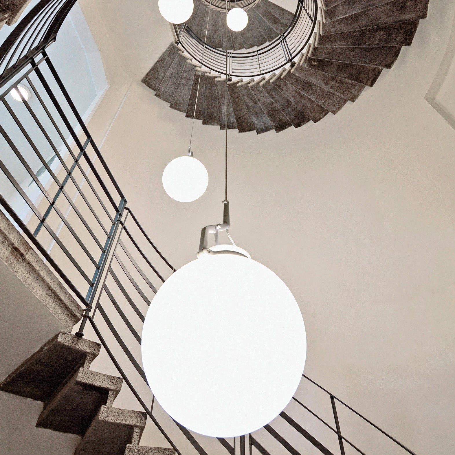 GlassGlass Globe Pendant Light