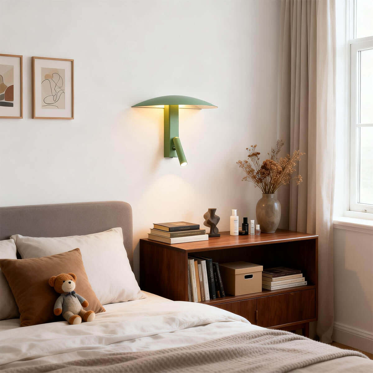 Lynor Wall Light