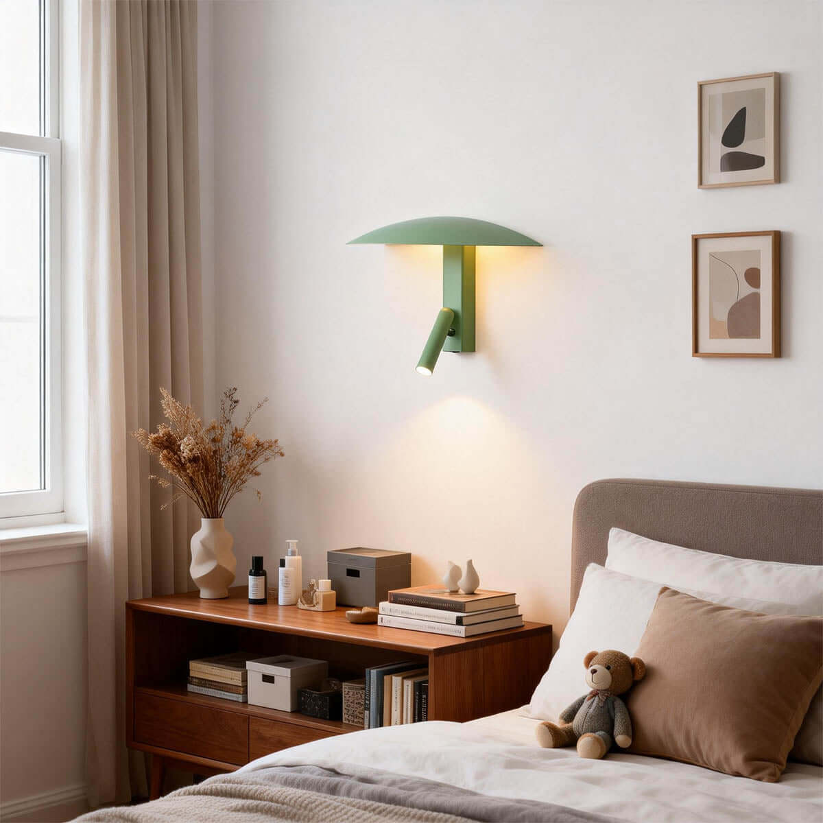 Lynor Wall Light