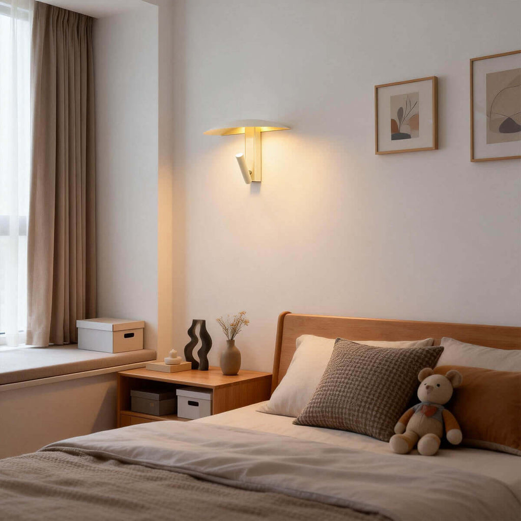 Lynor Wall Light