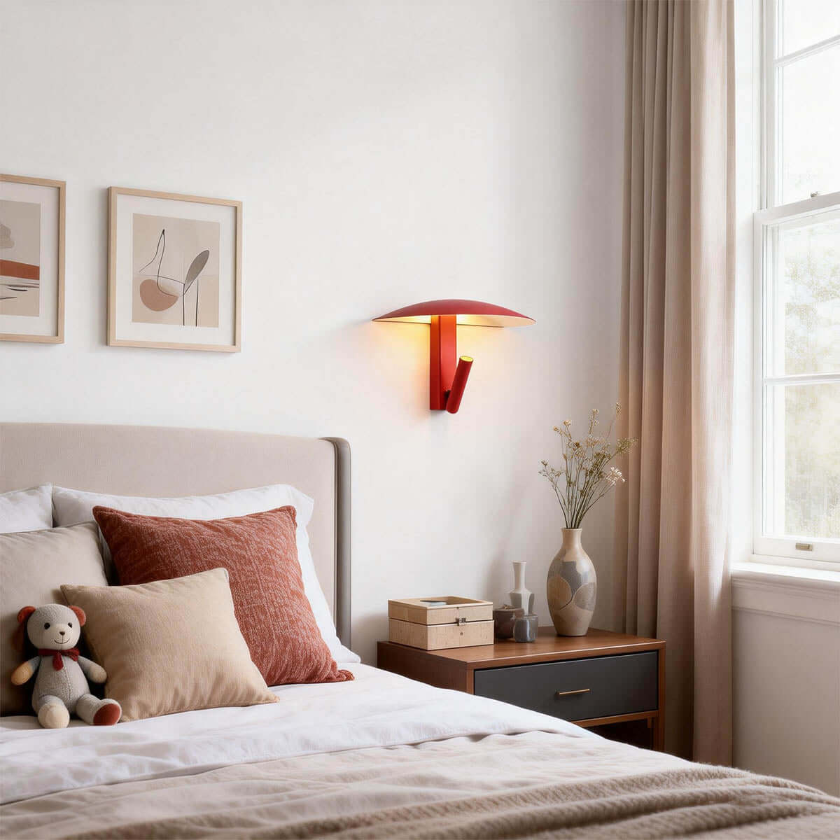 Lynor Wall Light