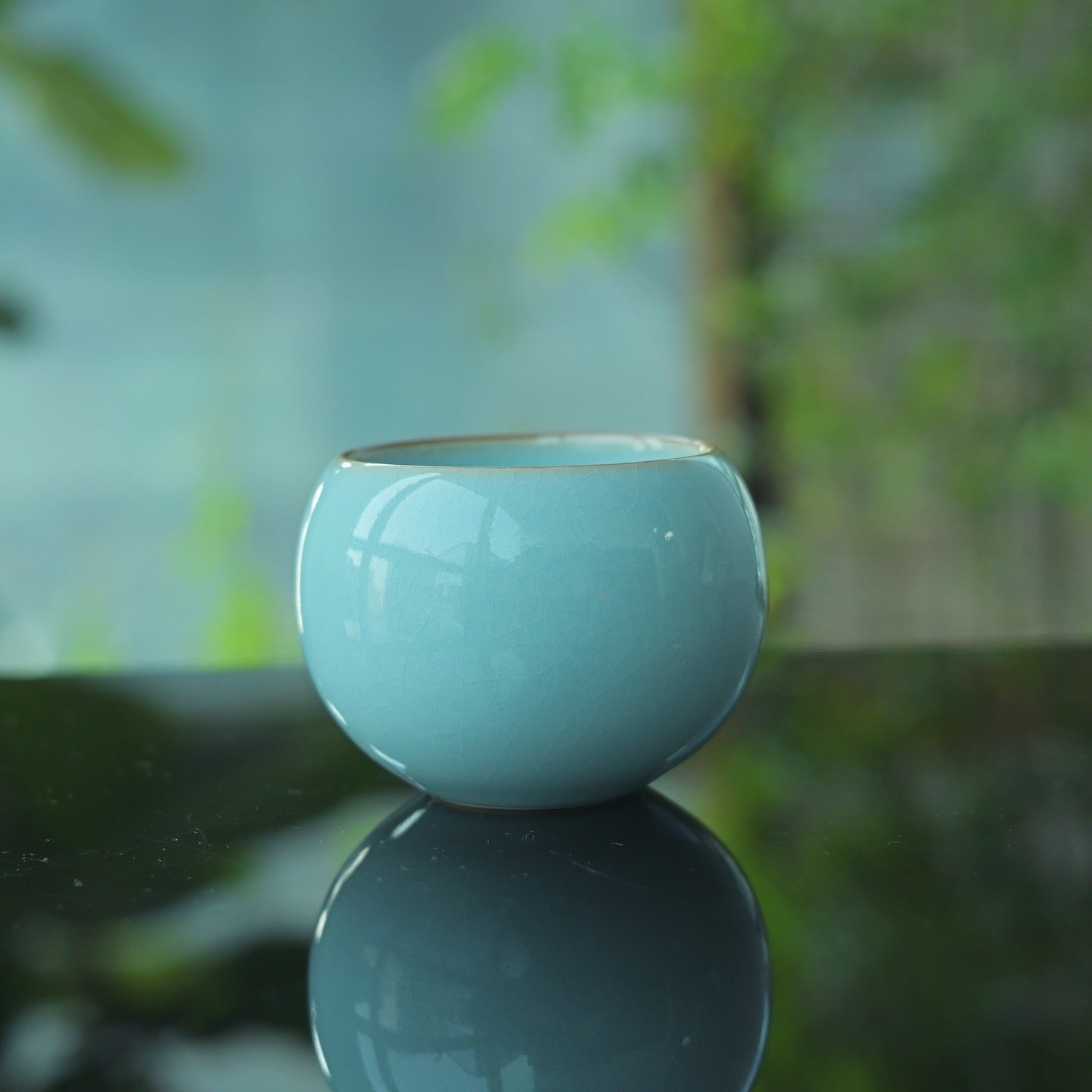 Dragon Egg Ru Porcelain Tea Cup – Sky-Blue Crackle Glaze, 100ml Host Cup