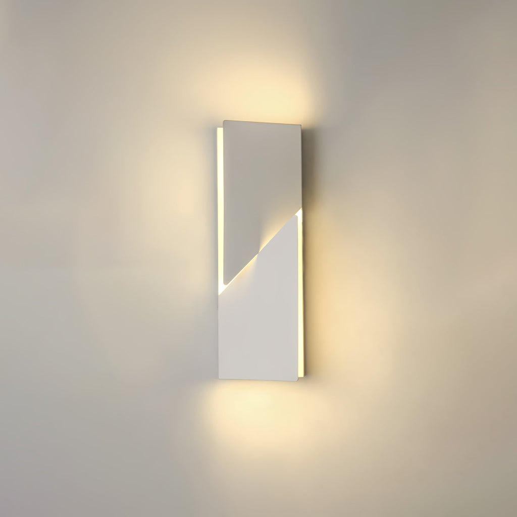 Shadows Wall Lamp